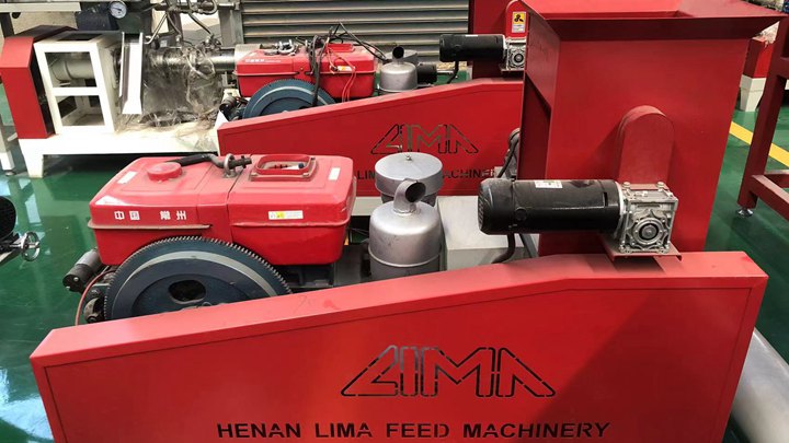 Brand new pig feed extruder machine in Vietnam